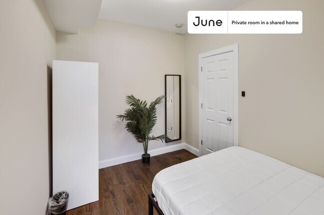 Room in Shared 3 bed/2.5 bath home in Columbia Heights