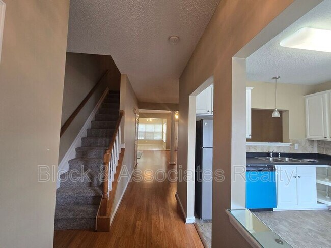 Photo - 210 Brittany Way