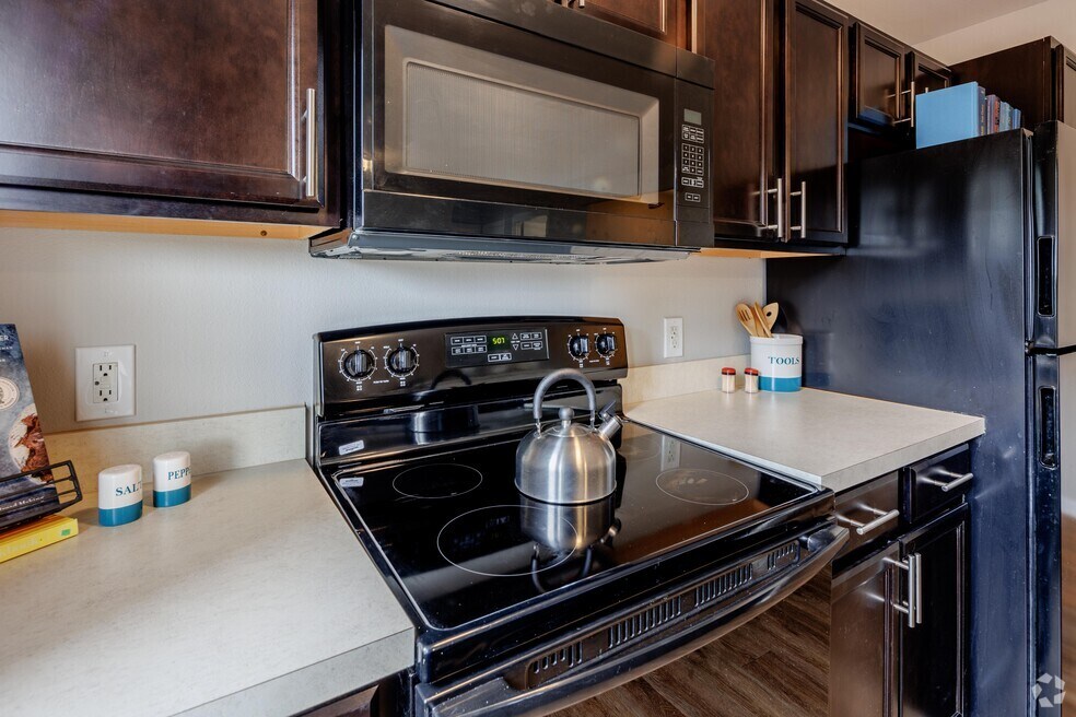4BR, 2BA - 1,150SF