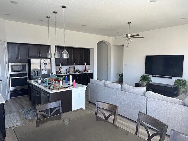 Photo - 1007 Simmental Loop