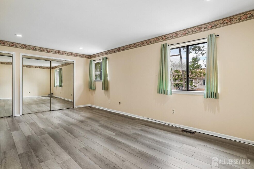 12 Palm Ct