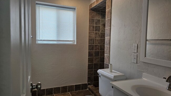 Photo - 4 Bedroom Bench Home Fully Remodeled