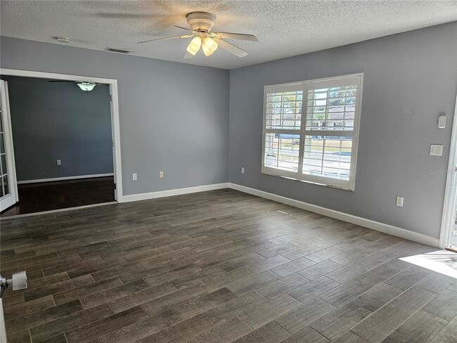 Photo - 272 Loyola Rd