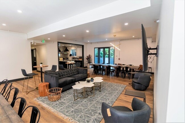 Photo - 2425 Prospect