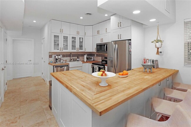 Photo - 1648 Adams St