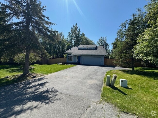 Building Photo - 3 Bedroom, 2.5 Bath, 2 Car Garage Rental
