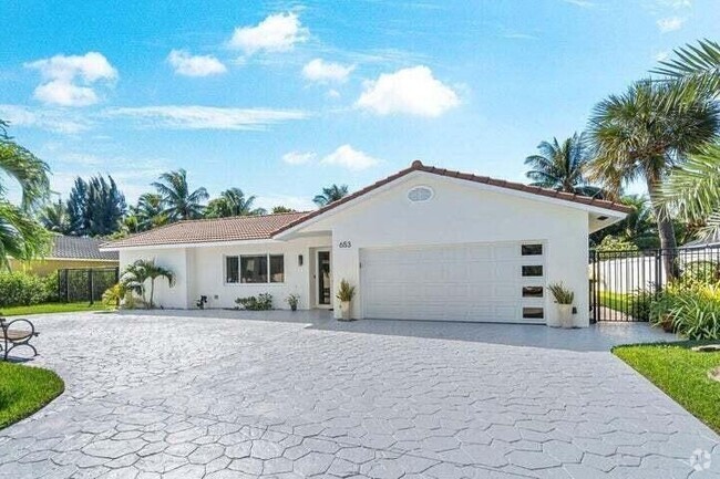 Building Photo - 653 NW 10th Ct Rental