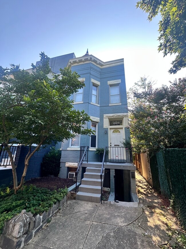 Building Photo - 2009 Flagler Pl NW Unit B Rental