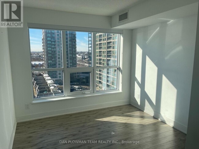 Photo - 1255 Bayly St Unit 1007