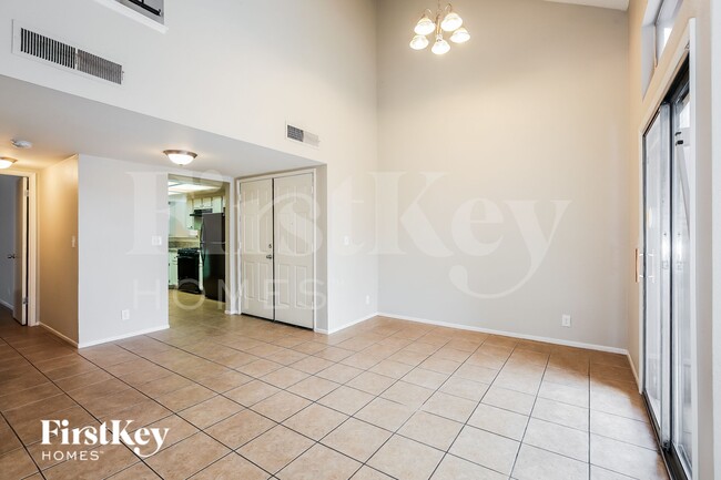 2368 Valley Dr