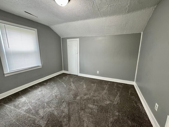 Photo - 3032 Indian Rd