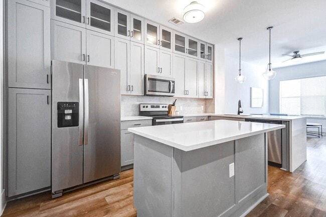 Building Photo - 1508 Blodgett St Unit 305 Rental