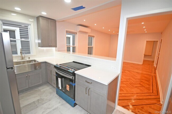 Photo - 70-30 66th Pl