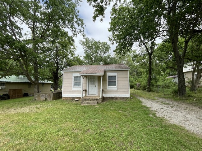 Photo - 914 E Tahlequah Ave