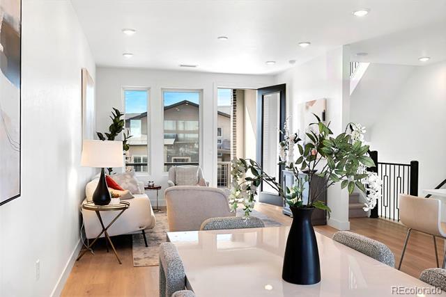 Photo - 16 Oneida Ct