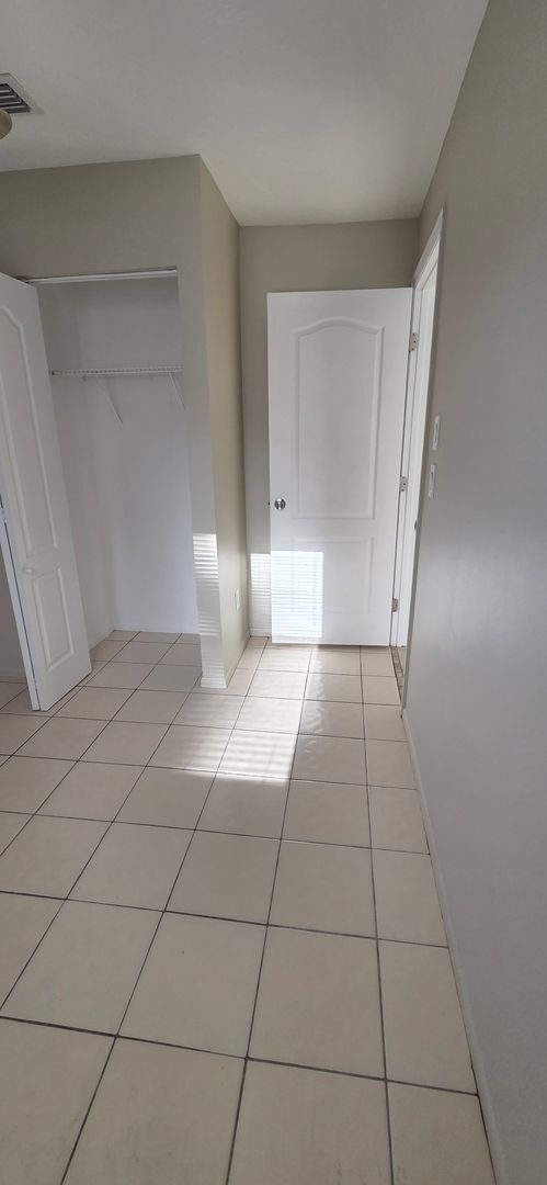 Photo - 2/1 Home in suberb location, pet friendly! Unit 1