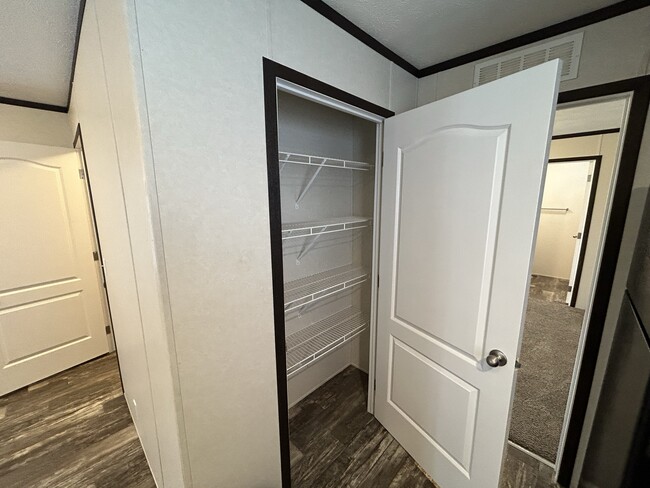 Photo - 691 Oregon St