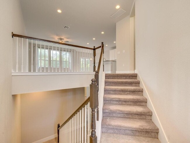 Photo - 305 Bridgeford Dr