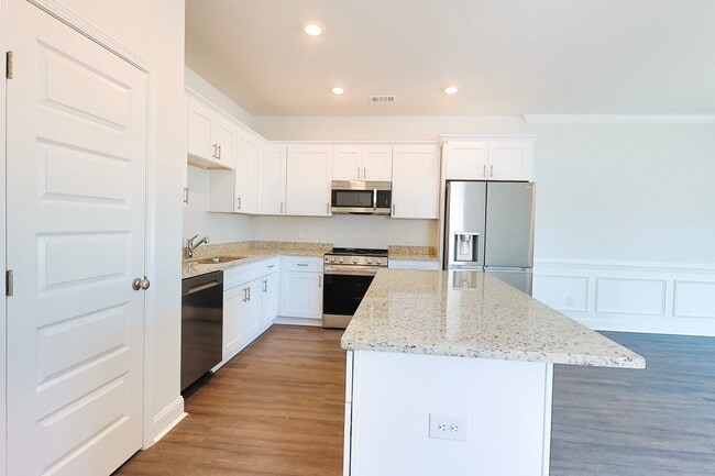 Photo - 570 Gov Treutlen Cir