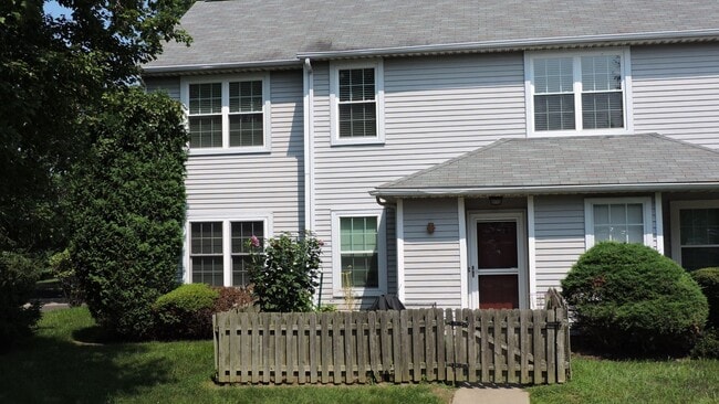 Building Photo - 62 Eaton Ct