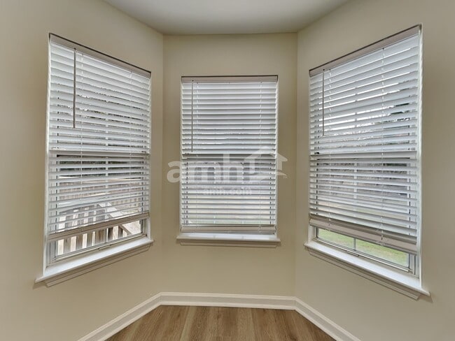 Photo - 25 Crossvine Way