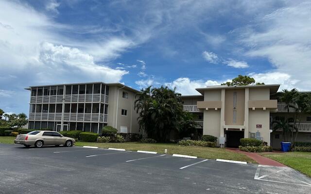 Building Photo - 2562 Garden Dr N Unit 203 Rental
