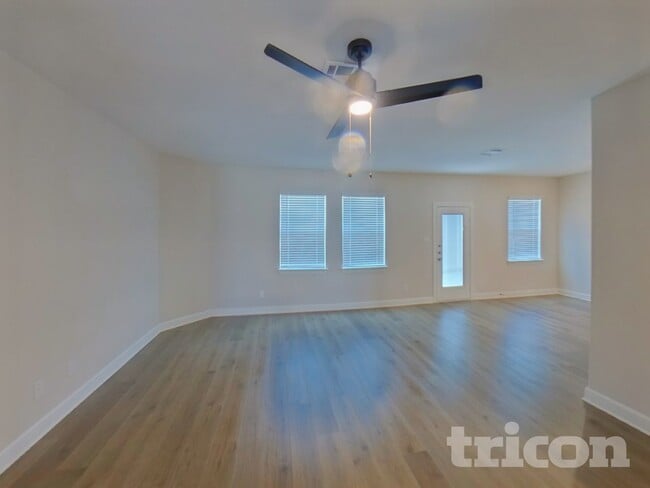 Photo - 1106 Bullock Dr