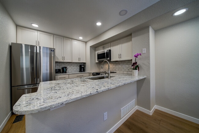 Photo - 5781 University Village View