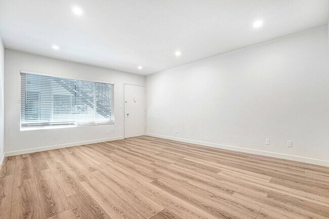 Photo - 3666 Cardiff