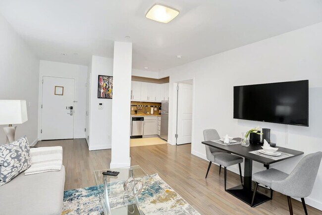 1282 Broadway-SI ID344485P