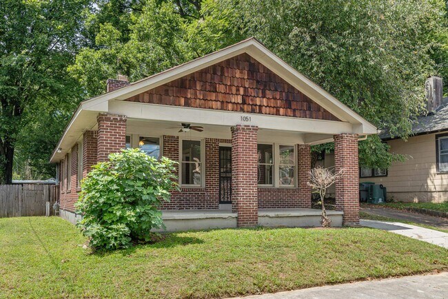 Photo - 1051 Philadelphia St House