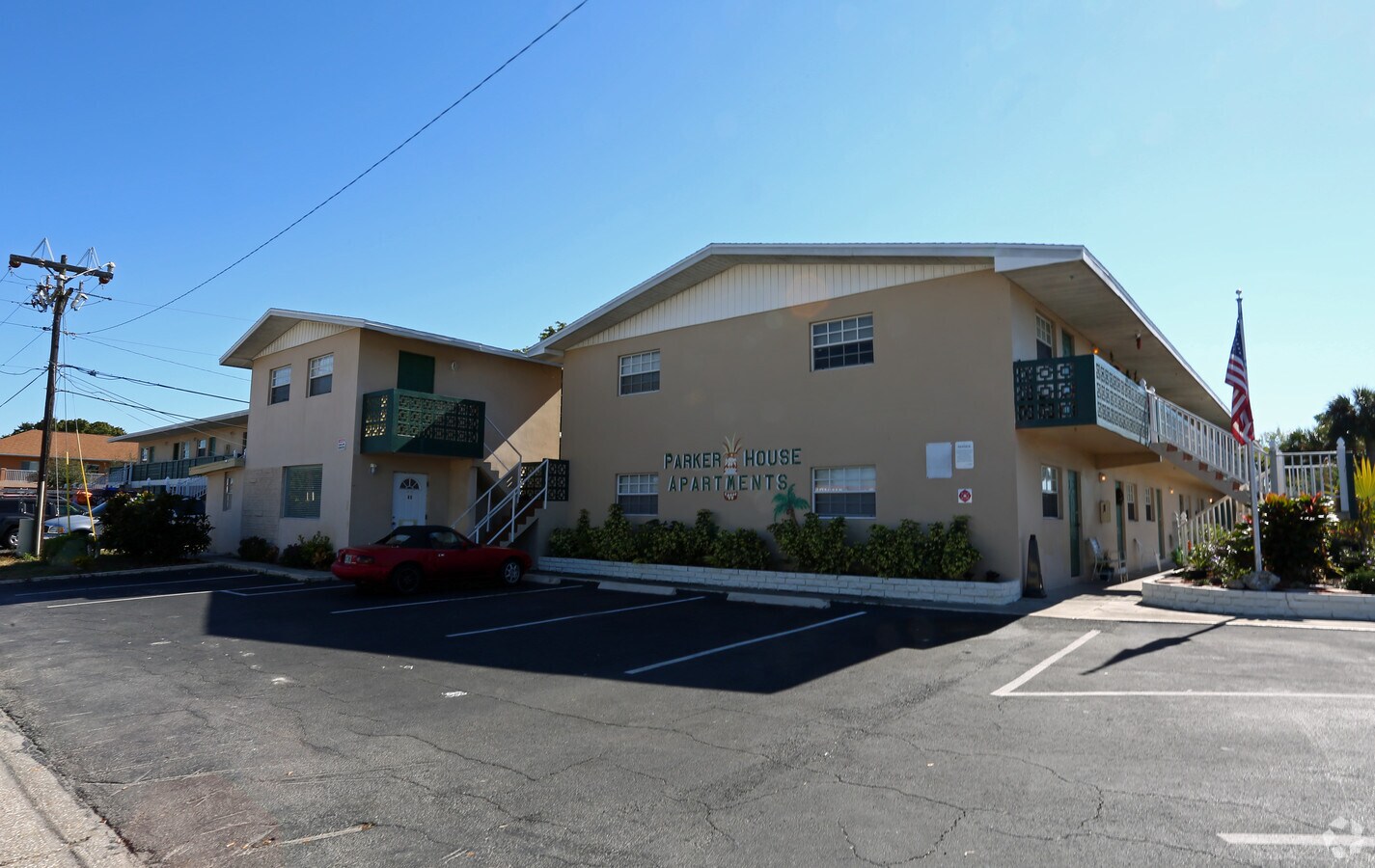 Parker House Apartments - 808 Miramar