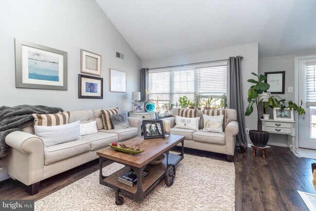 Photo - 42 Dogwood Ln