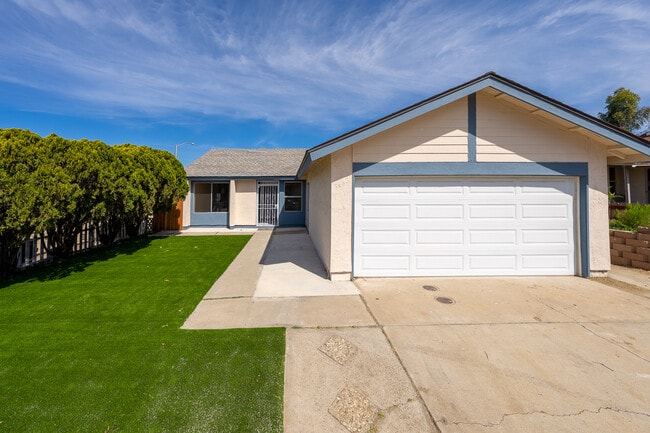 Photo - 3482 Alonquin Way