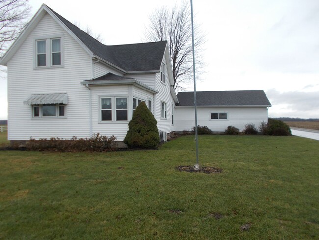 Large, beautiful Farm House in North Wayne... - Large, beautiful Farm House in North Wayne...