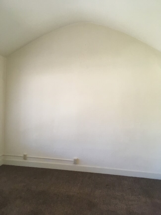 Photo - 224 Elefa St