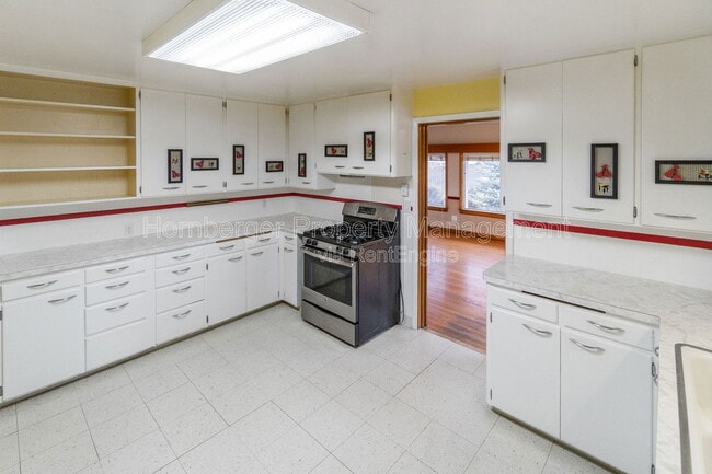 Photo - 2324 E South Crescent Ave