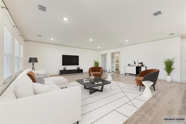 Photo - 335 Community Dr