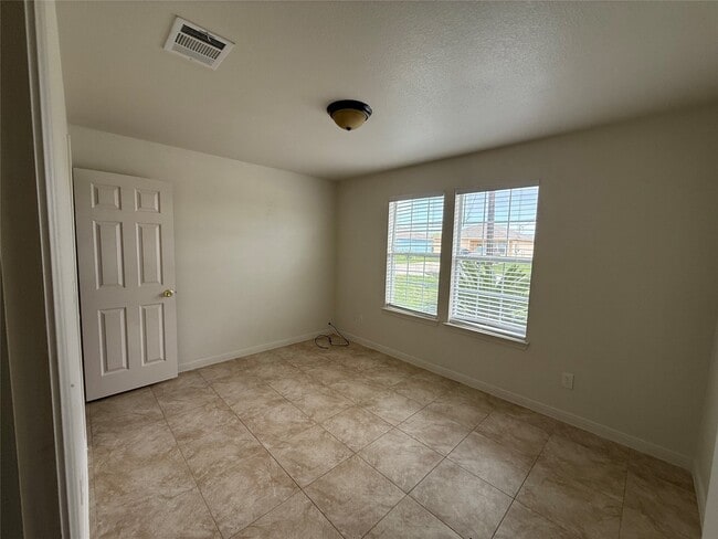 Photo - 2724 Avenue D