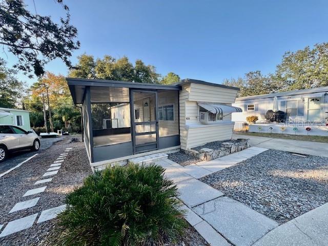 Photo - 825 Oakwood Dr