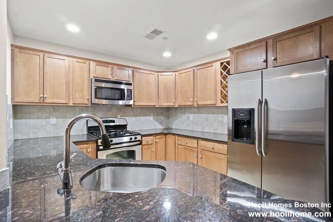 Photo - 120 Wyllis Ave Unit 424