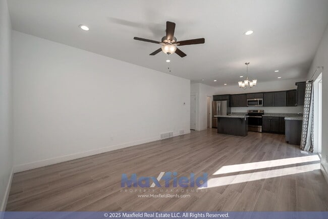 Photo - LEASE SPECIAL ! 4BD 3.5BTH 2GAR Home in Eagle Mountain