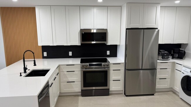 Building Photo - 4539 Luxemburg Ct Unit 102
