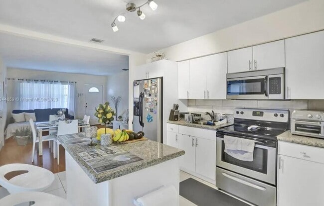 Photo - 2552 Wiley St