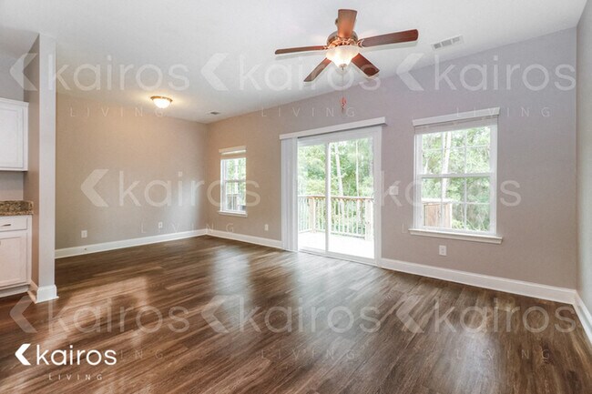 Photo - 707 Ferguson Ln