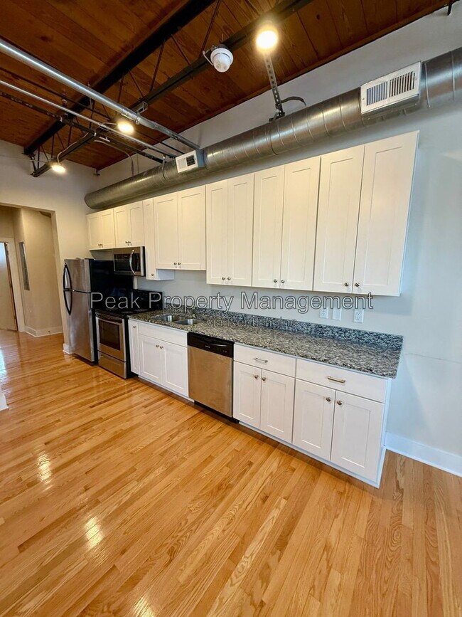 Photo - 2709 W Broad St Unidad 3