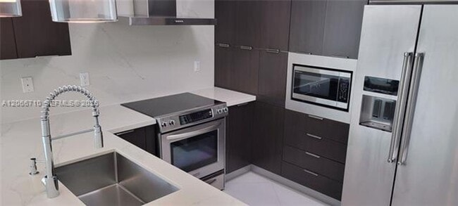 Building Photo - 250 Sunny Isles Blvd
