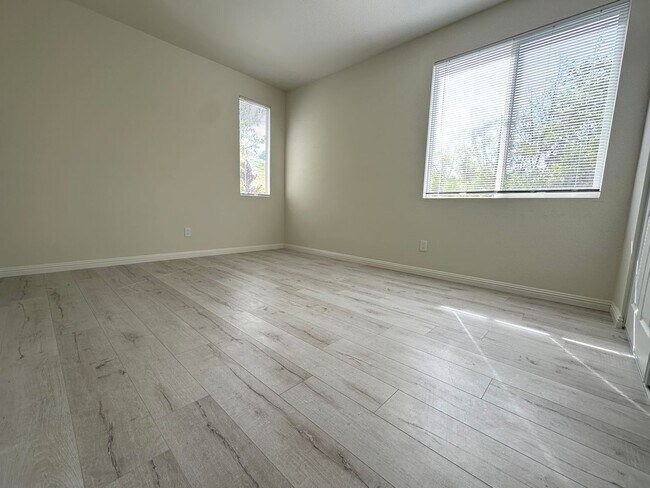 Photo - Gorgeous 7 Bed, 3.5 Bath Upgraded Corner l...