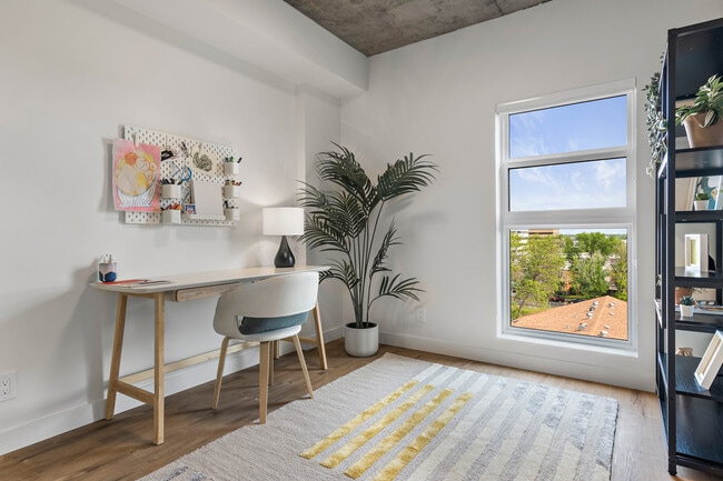 Photo - The Mercury Block