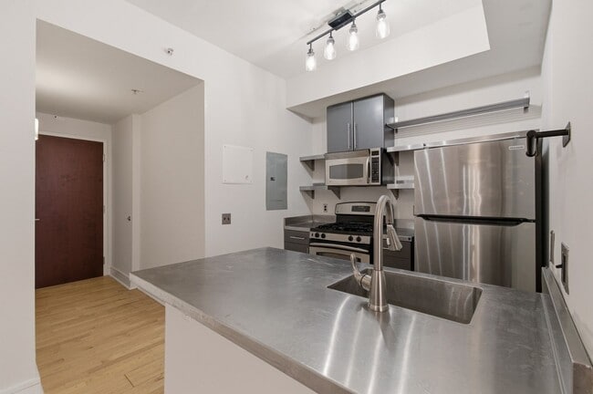 Photo - 809 6th St NW
